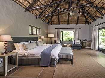 Kariega River Lodge: Großes Schlafzimmer