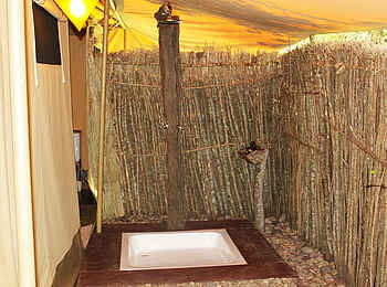 Mara Ngenche Camp: Halboffene Dusche