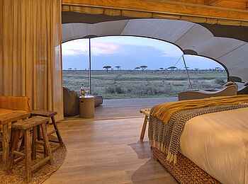 Namiri Plains Camp: Guest Tent Blick hinaus