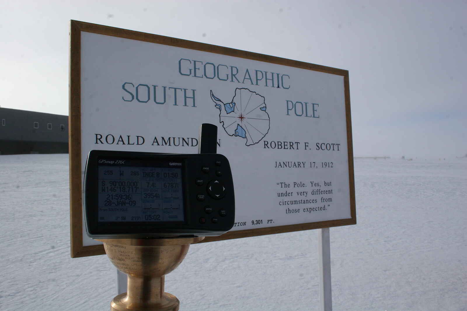 White Desert: Direkt auf der Erdachse White Desert: Direkt auf der Erdachse