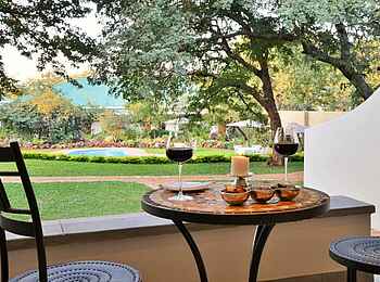 Batonka Guest Lodge: Pool View Room Terrasse Batonka Guest Lodge: Pool View Room Terrasse