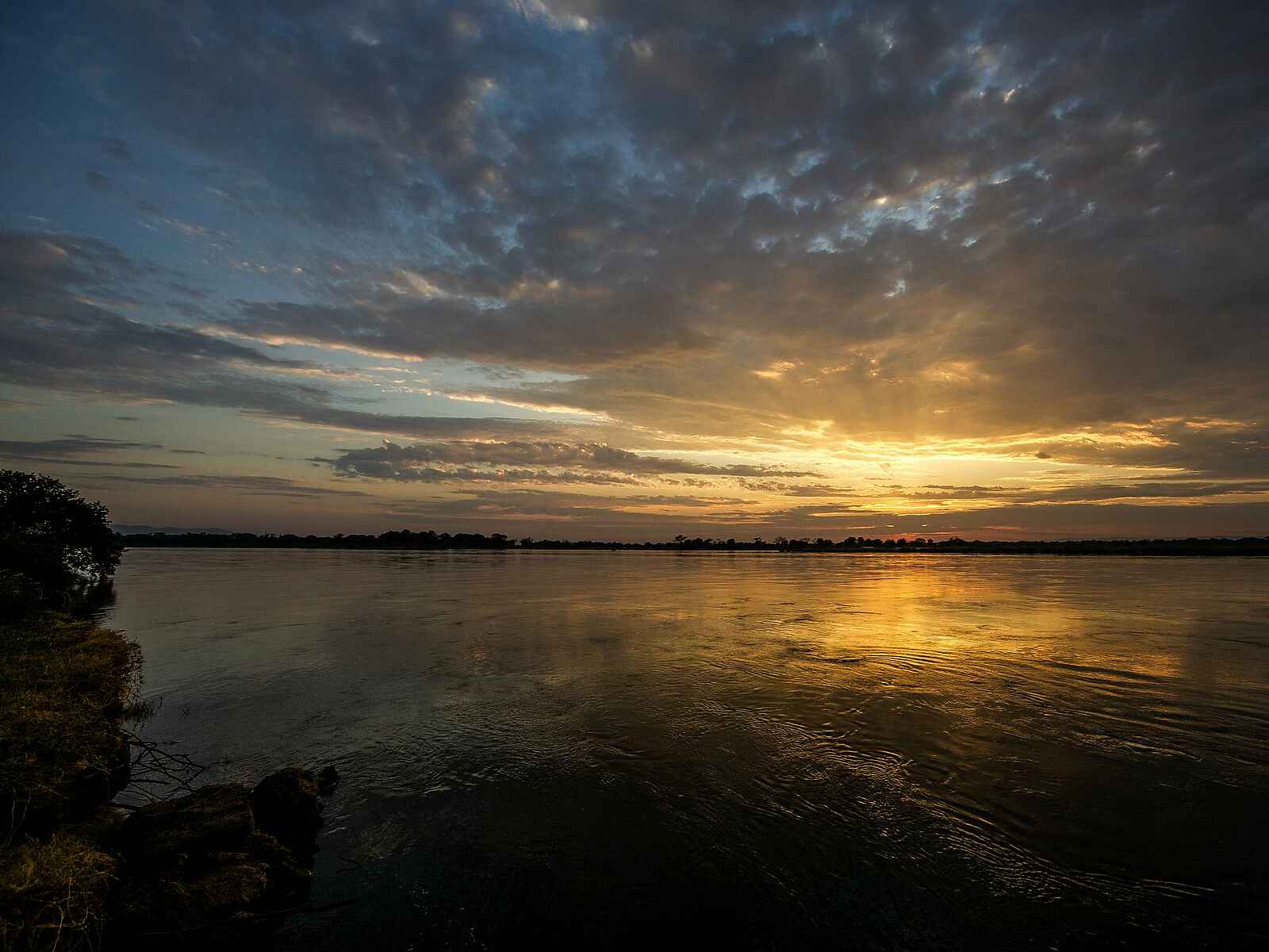 Kiambi Camp: Sonnenuntergang Kiambi Camp: Sonnenuntergang