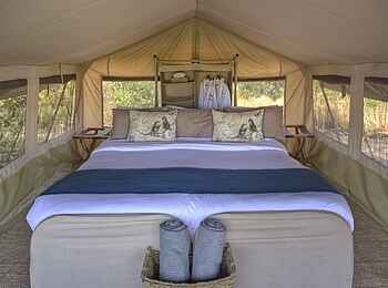 Kichaka Expeditions: Doppelbett im Basiscamp