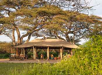 Legendary Nyasi Tented Camp: Speisezelt