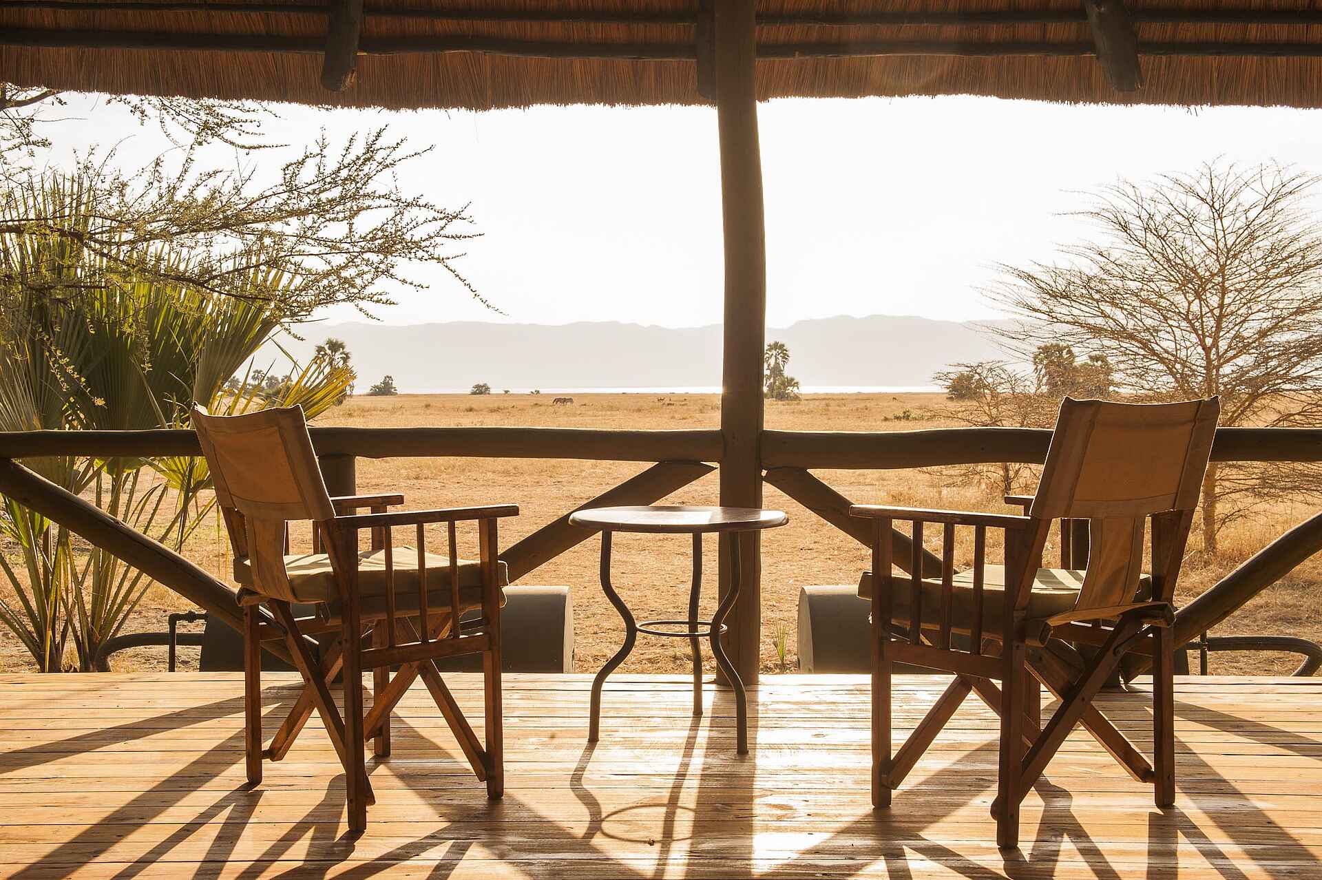 Serengeti TMC SSC Mobile camping, Lake Manyara, Maramboi Tented Camp, Tanganyika Wilderness, Deck, Stuhl, Veranda, afrikarma, Afrikarma Safaris, Afrikarma Safaris - Wildnis. Hautnah., afrikarma.de