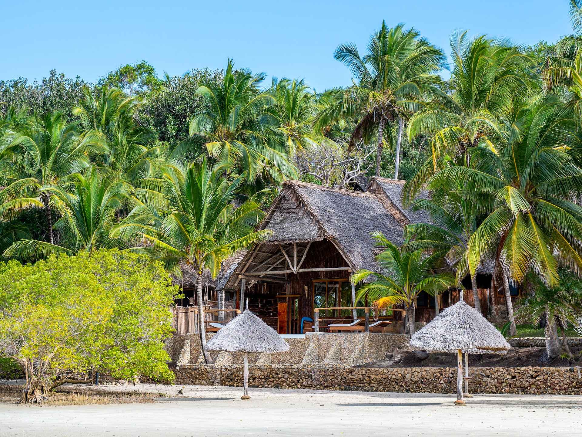 Pole Pole Bungalows: Außenansicht des Luxury Bungalows Pole Pole Bungalows: Außenansicht des Luxury Bungalows