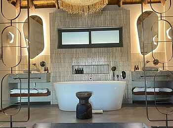 Simbavati Waterside Lodge: Luxury Suite Bad