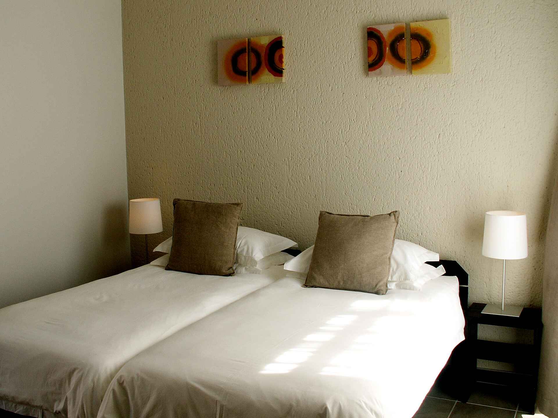 B&B, Pension, The Elegant Guesthouse, Windhoek, Doppelbett, Afrikarma, Afrikarma Safaris, Afrikarma.de