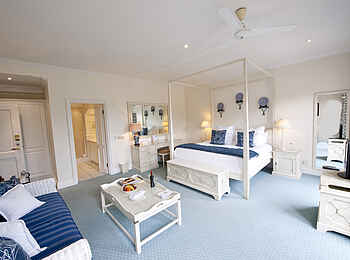 The Plettenberg: Doppelbett und Couch im Luxury Double