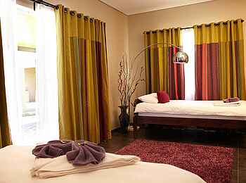 Villa Violet: Doppel- und Einzelbett im Zimmer 6