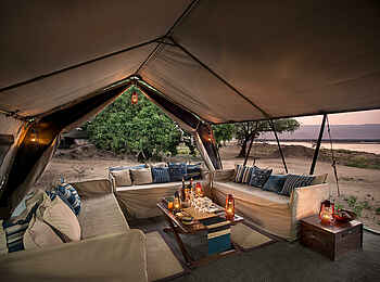 Zambezi Expeditions Camp: Der Loungebereich Zambezi Expeditions Camp: Der Loungebereich