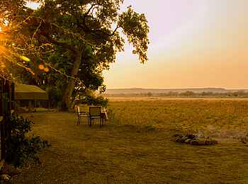 Chilo Mahove Tented Camp: Sonnenaufgang Chilo Mahove Tented Camp: Sonnenaufgang