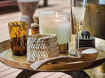 Singita Pamushana Lodge: Sekt auf einem Tablett