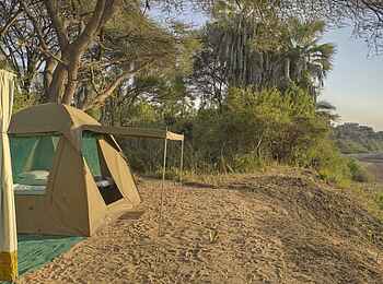 Kichaka Expeditions: Zelt und Eimerduschen-Kabine