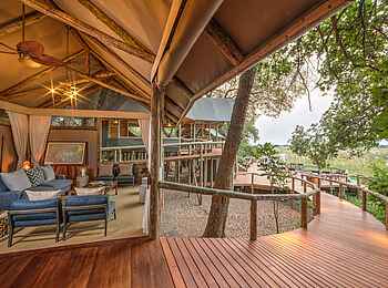 Shinde Lodge: Offen gehaltener Hauptbereich Shinde Lodge: Offen gehaltener Hauptbereich