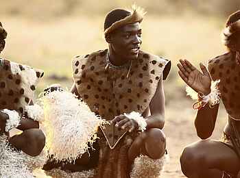 &Beyond Phinda Rock Lodge: Zulu Dorfbewohner &Beyond Phinda Rock Lodge: Zulu Dorfbewohner
