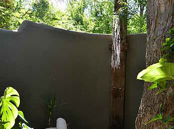 Chobe Bakwena Lodge: Außendusche