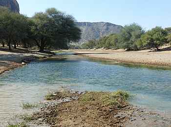 Fort Sesfontein: Ein Flusslauf