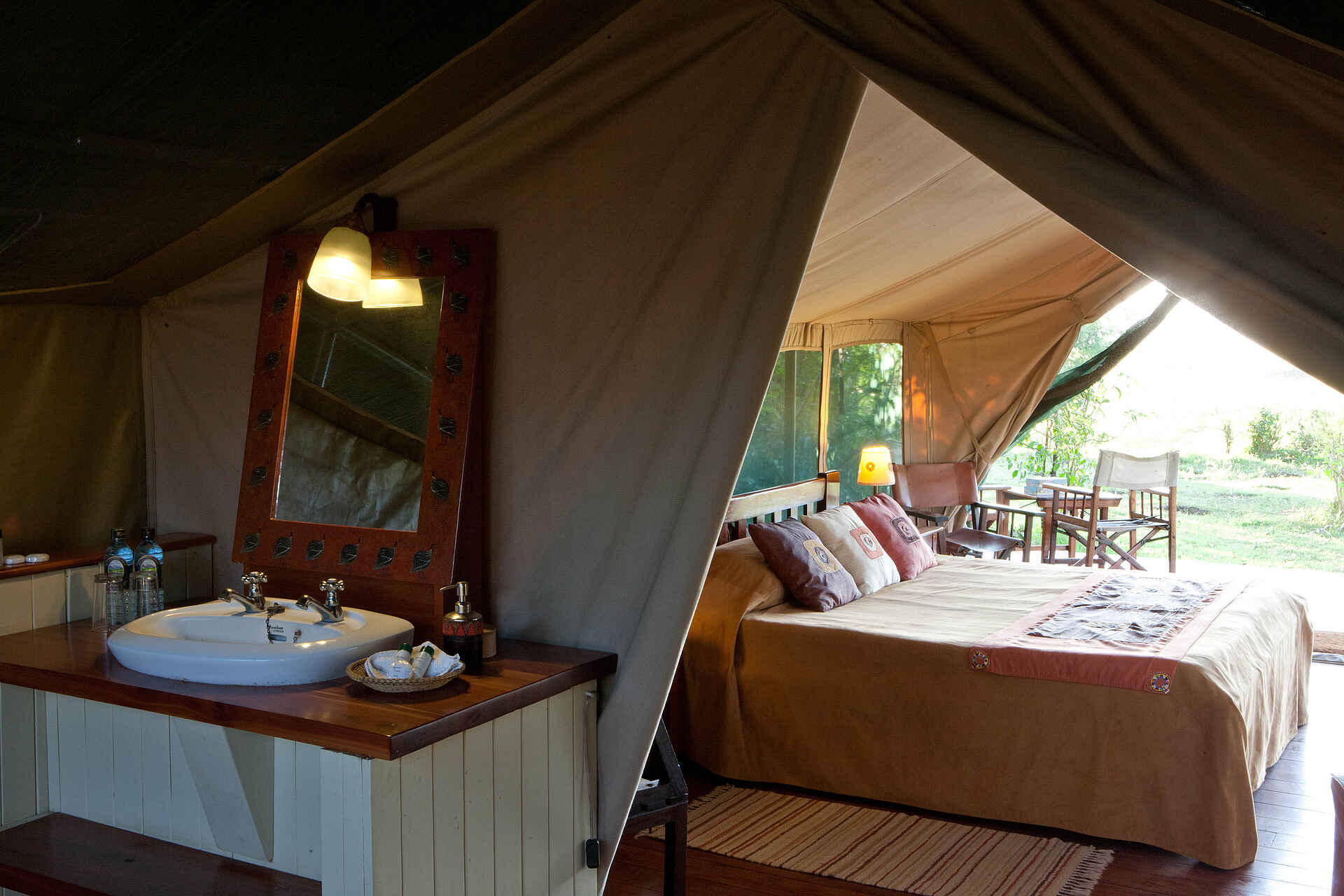 afrikarma, afrikarma Safaris, Afrikarma Safaris - Wildnis.Hautnah., afrikarma.de, Masai Mara, Badezimmer, Einrichtung, Waschtisch