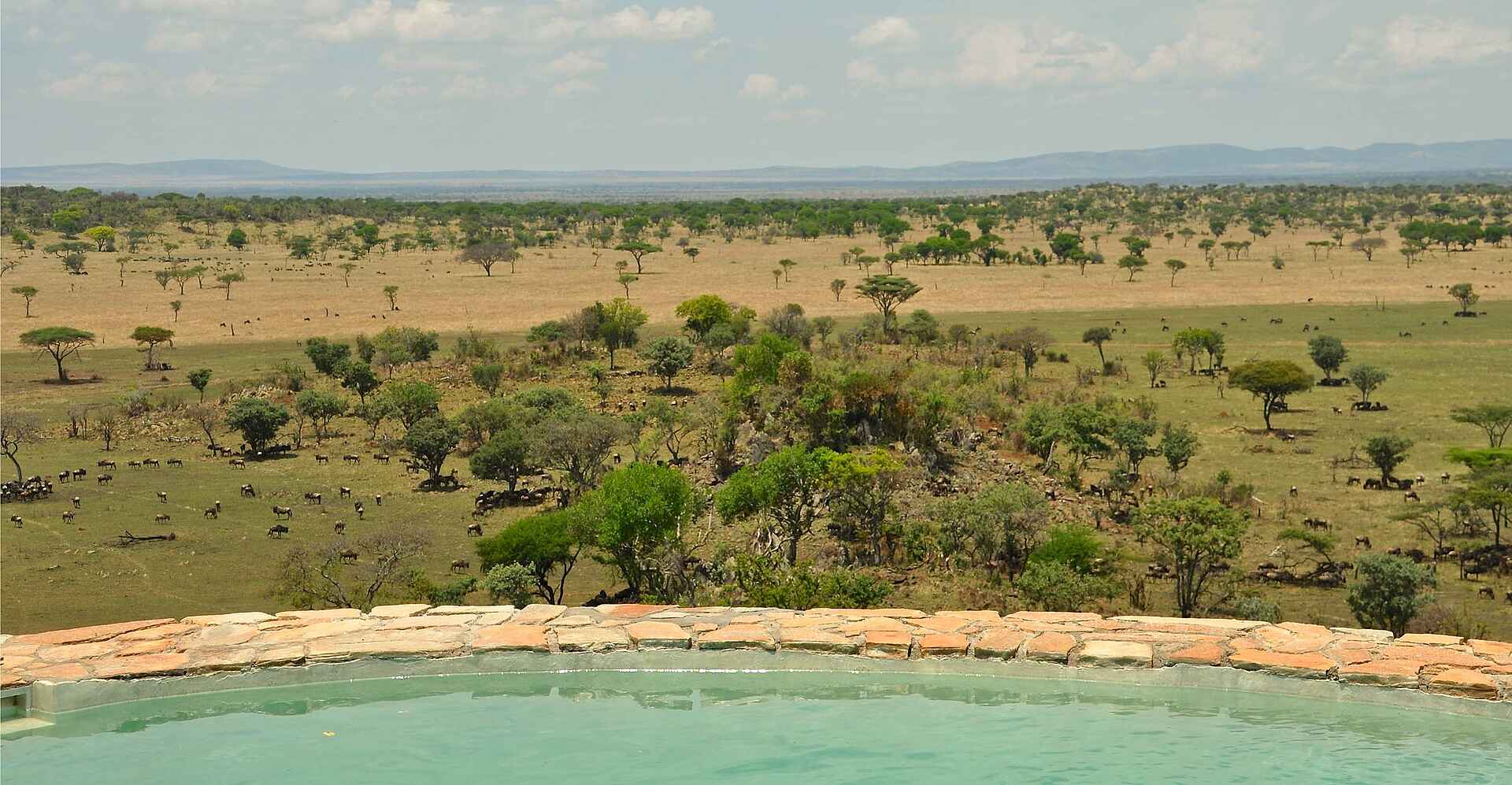 Grumeti Hills Camp, Serengeti, Tanganyika Expeditions, Blick, Panorama, Swimming Pool, Afrikarma, Afrikarma Safaris, Afrikarma Safaris - Wildnis. Hautnah., Afrikarma.de
