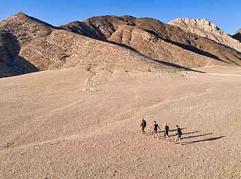 Hoanib Valley Camp: Wanderung in den Dünen Hoanib Valley Camp: Wanderung in den Dünen