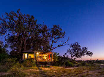 Little Vumbura: Blick auf ein Gästezelt Little Vumbura: Blick auf ein Gästezelt