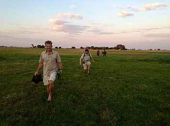 Mukambi Safari Lodge: Zu Fuß unterwegs Mukambi Safari Lodge: Zu Fuß unterwegs