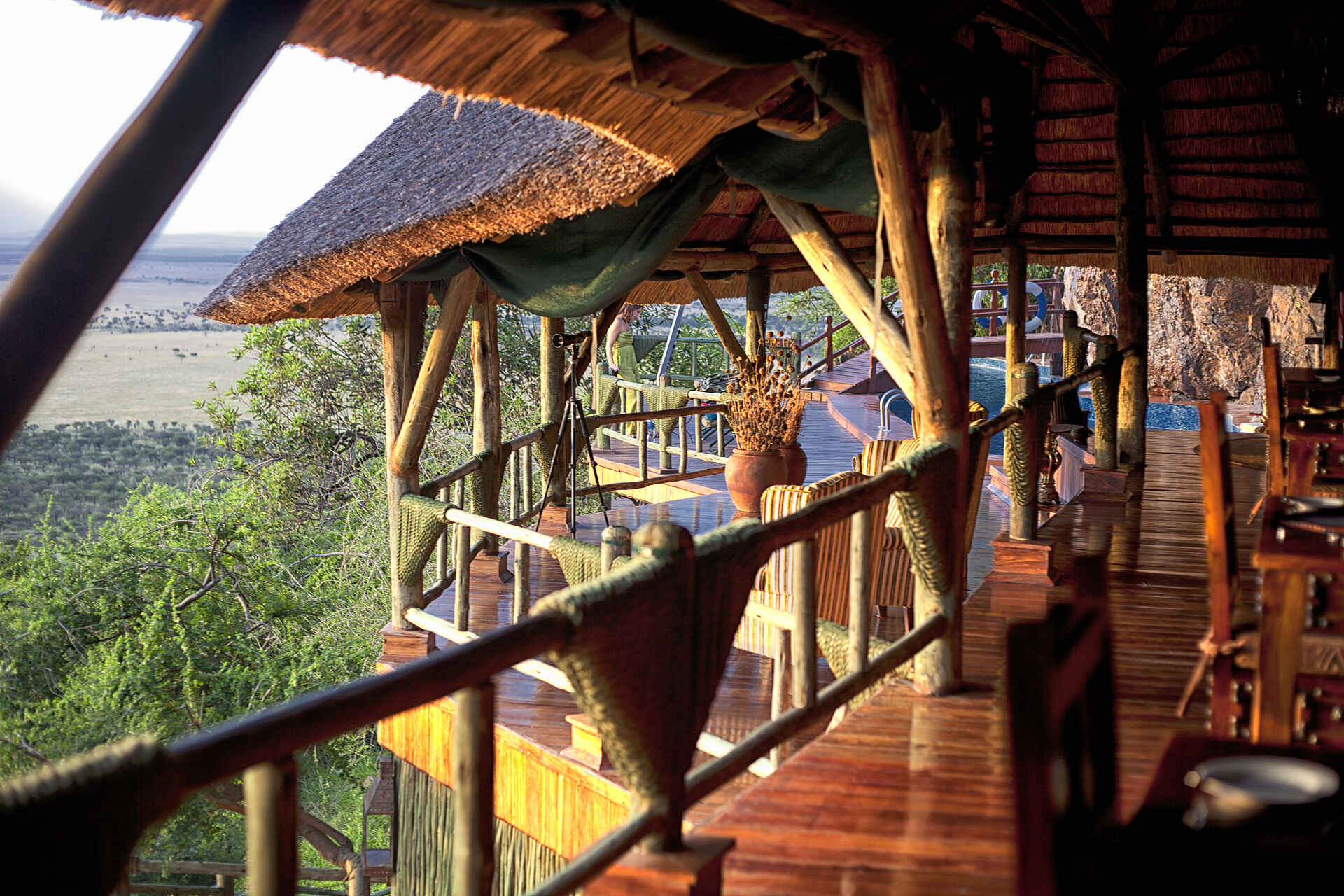 Mbali Mbali Lodges, Serengeti, Soroi Serengeti Lodge, Aussichtsdeck, Blick, Lounge, Afrikarma, Afrikarma Safaris, Afrikarma Safaris - Wildnis. Hautnah., Afrikarma.de