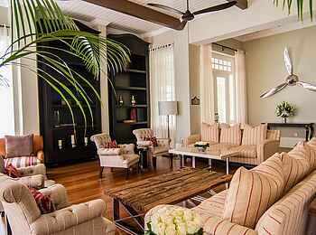 Hemingways Nairobi: Fliegerlounge Hemingways Nairobi: Fliegerlounge