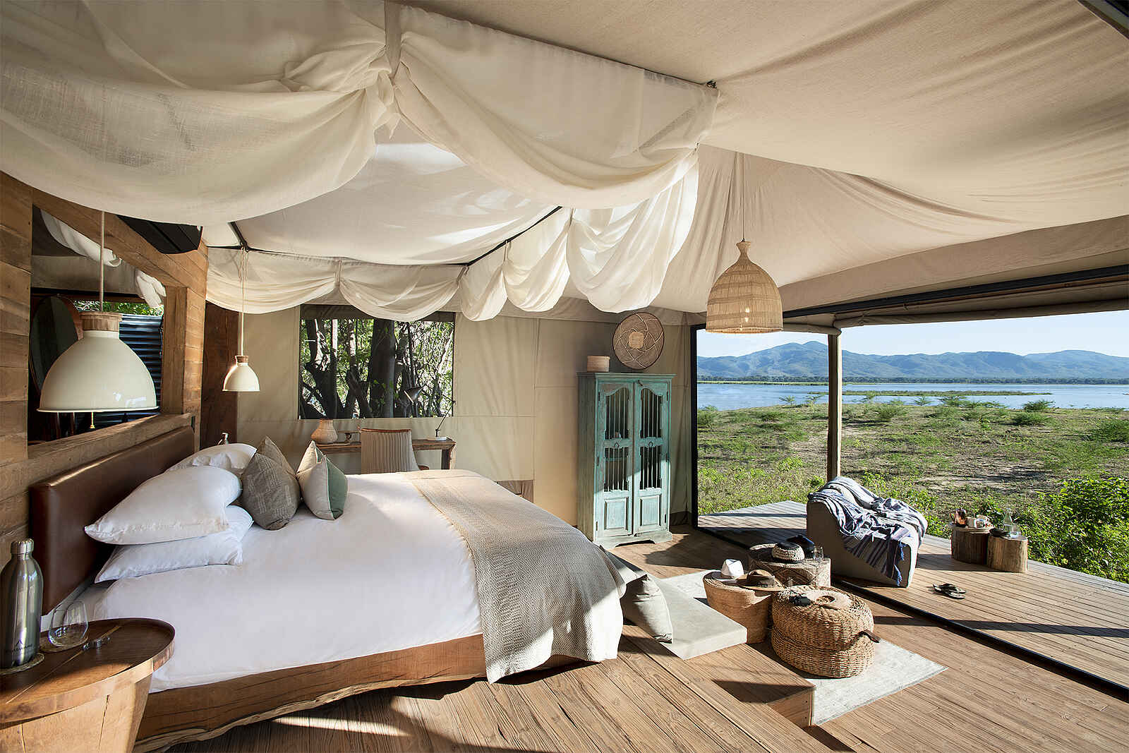 Nyamatusi Camp: Schlafzimmer mit Kingsize-Bett Nyamatusi Camp: Schlafzimmer mit Kingsize-Bett
