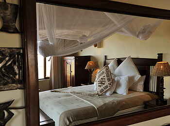Muchenje Safari Lodge: Himmelbett