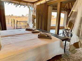 Red Dunes Lodge: Suite Bett