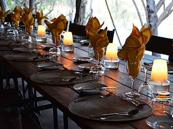Sango Safari Camp: Dinnertafel