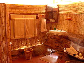 Taita Falcon Lodge: Gästebad Taita Falcon Lodge: Gästebad
