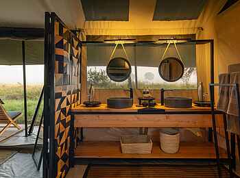 Ubuntu Migration Camp: Family Tent Bad