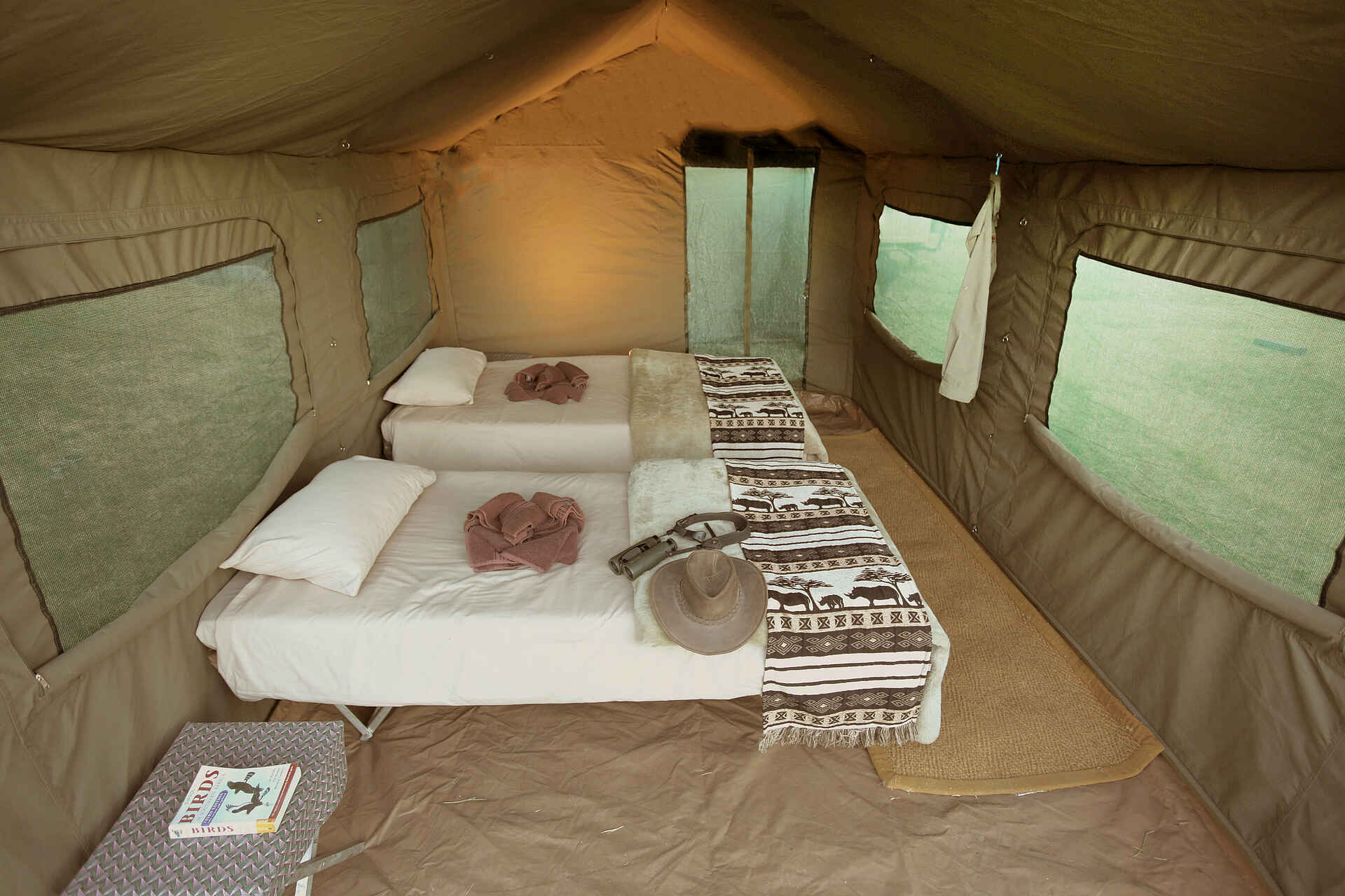 Botswana Camping Highlights: Das geräumige Zelt-Innere