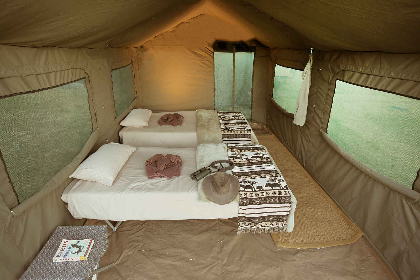 Botswana Camping Highlights: Das geräumige Zelt-Innere Botswana Camping Highlights: Das geräumige Zelt-Innere