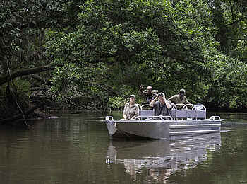 Mboko Camp: Im Boot mit professionelle Guides