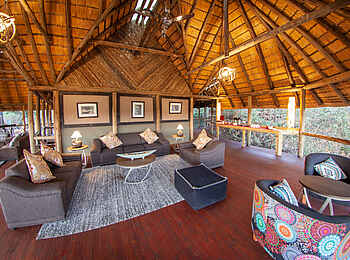 Mma Dinare Camp: In der Lounge Mma Dinare Camp: In der Lounge