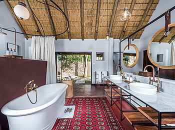 Sabi Sabi Selati Camp: Badewann in der Ivory Suite Sabi Sabi Selati Camp: Badewann in der Ivory Suite