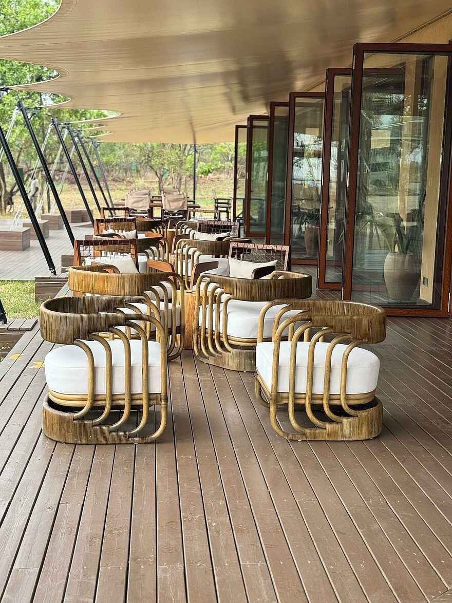 Entikko Safari Lodge: Die Terrasse Entikko Safari Lodge: Die Terrasse