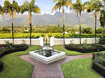 Grande Roche Hotel: Aussicht vom Herrenhaus