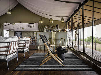 Sanctuary Kichakani Serengeti Camp: Im Hauptzelt Sanctuary Kichakani Serengeti Camp: Im Hauptzelt