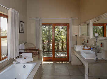 Notten's Bush Camp: Bad einer Suite Notten's Bush Camp: Bad einer Suite