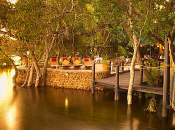 Islands of Siankaba: Restaurant Islands of Siankaba: Restaurant