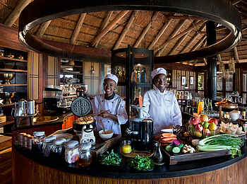 Nxabega Okavango Tented Camp: Frühstücksbuffet