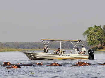 Old Mondoro Camp: Motorbootausflug