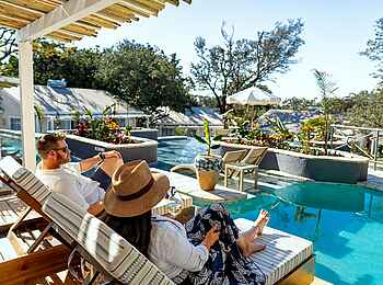 Shongwe Samanzi Lodge: Blick auf den Pool