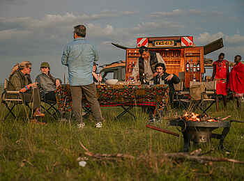 Soroi Mara Bush Camp: Sundowner auf Pirschfahrt genießen