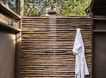 Thamo Telele Camp: Die Außendusche Thamo Telele Camp: Die Außendusche